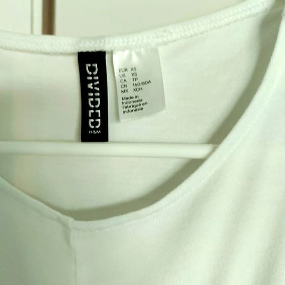 H&M twist front white crop top in x small - Picture 3 of 3